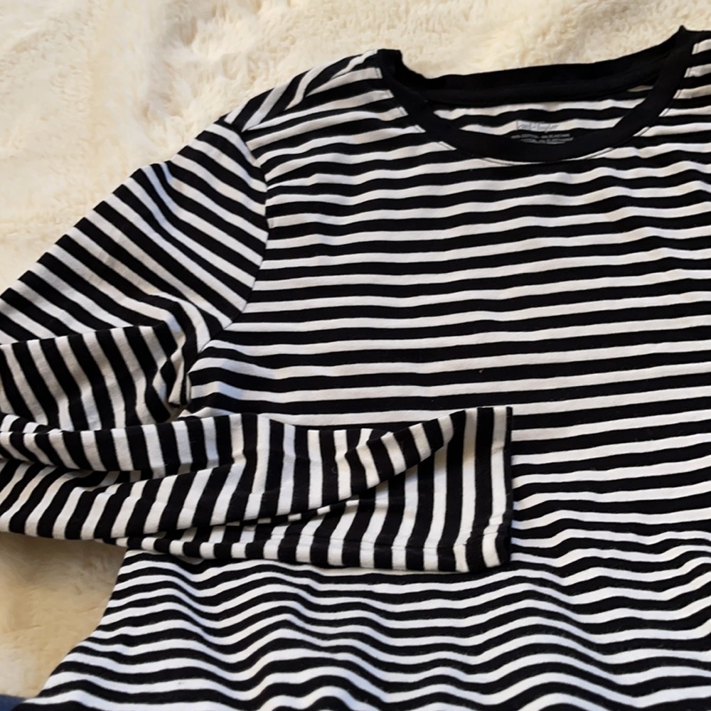 Black and white stripped shirt - Picture 2 of 3